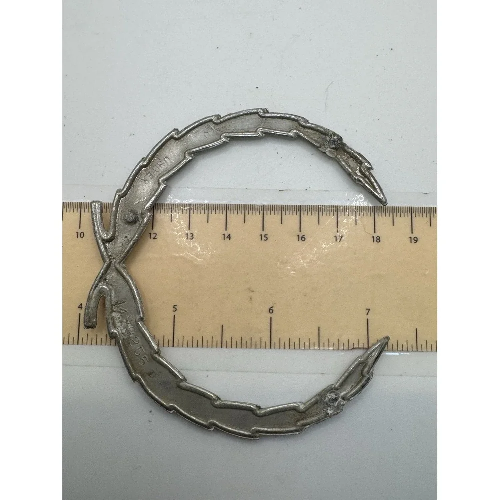1960-1970 Cadillac Vintage Metal Wreath Cadillac Emblem #2 (1479255)